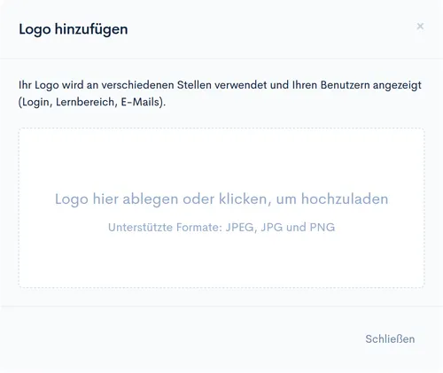Dialog ‘Logo hinzufügen’ mit Ablagebereich ‘Logo hier ablegen oder klicken, um hochzuladen’ (JPEG, JPG, PNG)